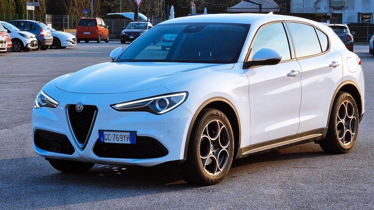 Alfa Romeo Stelvio 2.2 Turbodiesel 160 CV AT8 RWD Super