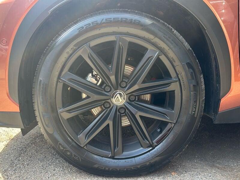 Lexus LBX Cool 2WD