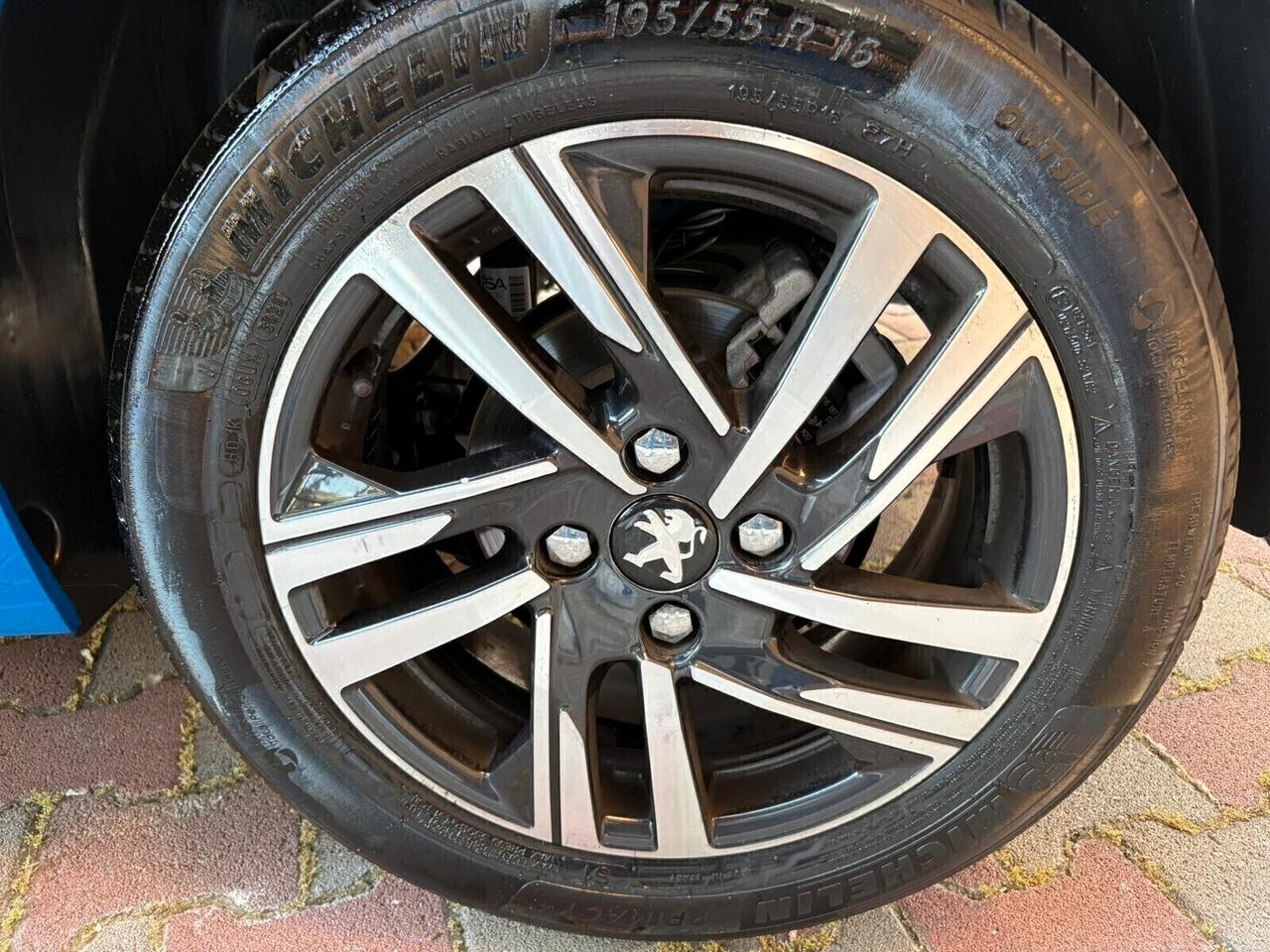 Peugeot 208 PureTech 100 Stop&Start EAT8 5 porte Allure