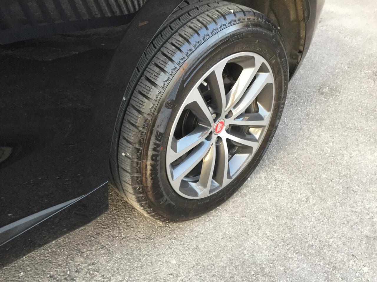 Jaguar F-Pace 2.0 D 180 CV AWD R-Sport