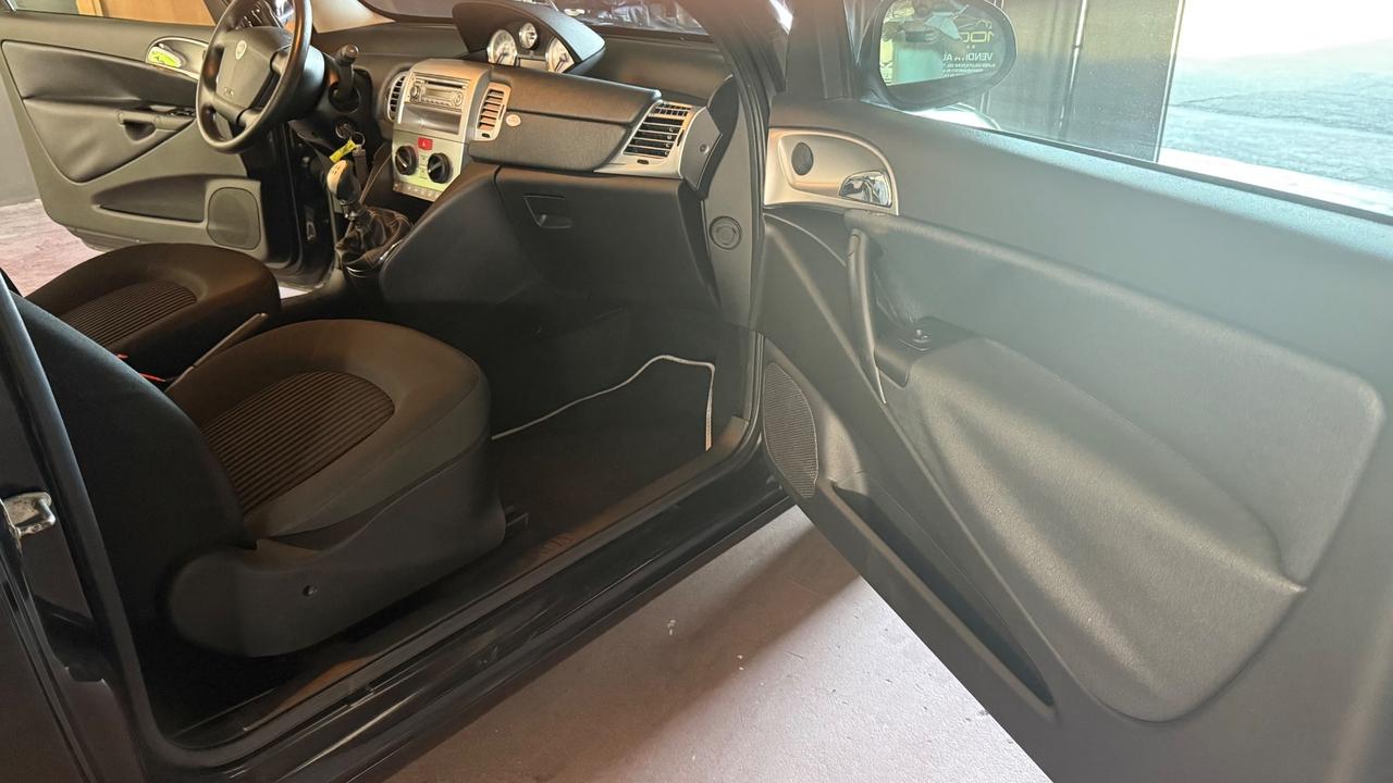 Lancia Ypsilon 1.2 69 CV Elle