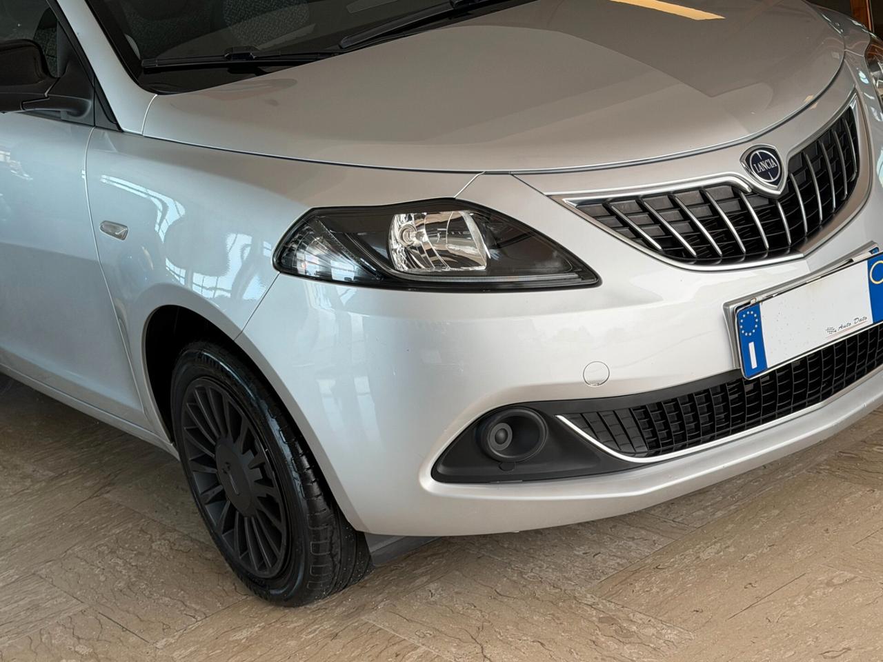 Lancia Ypsilon 1.2 69 cv. EcoChic SILVER (Imp. GPL)