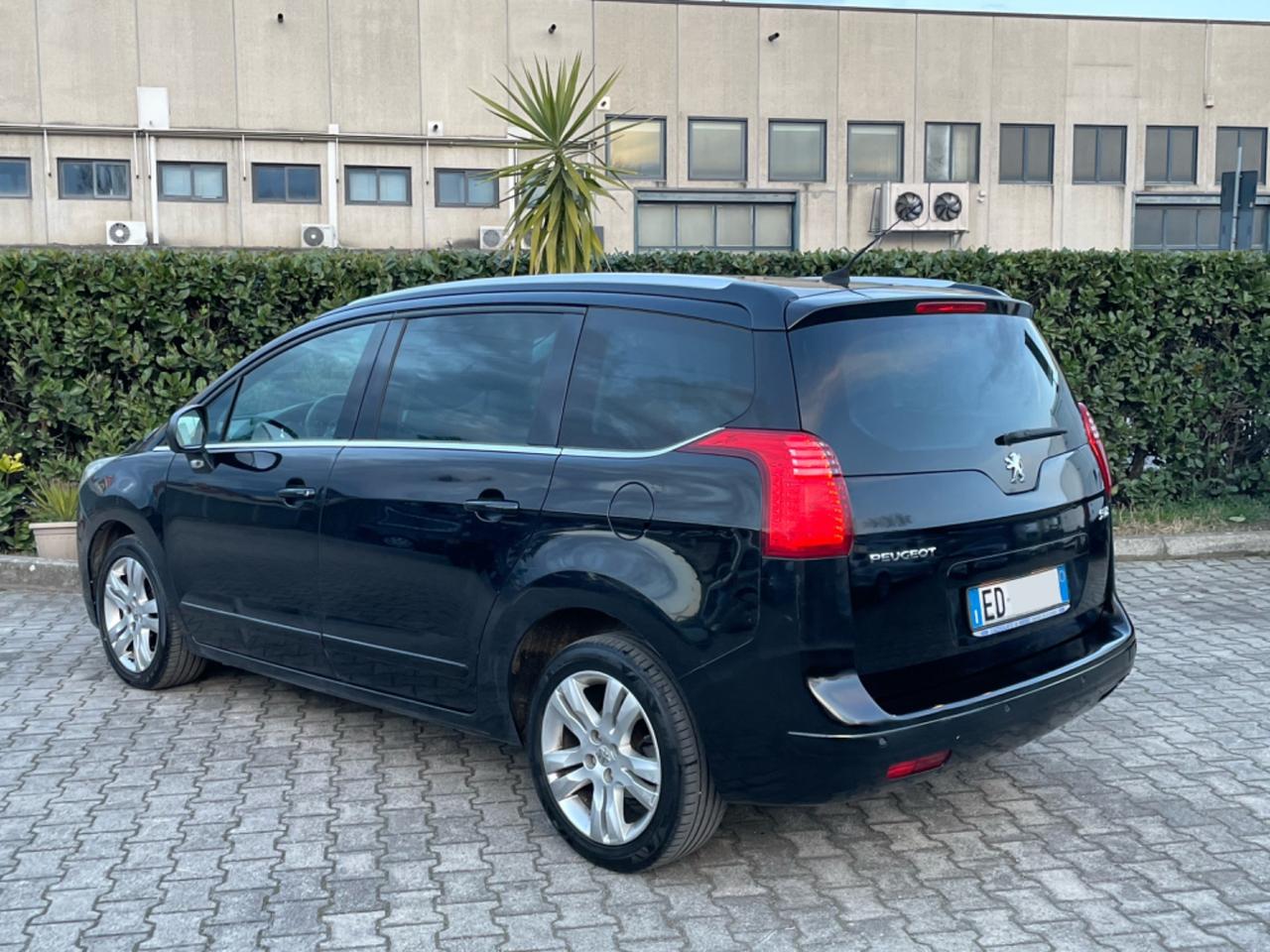 Peugeot 5008 2.0 HDi 7Posti Navi Head-up Full