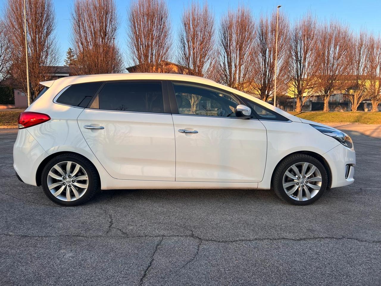 Kia Carens 1.7crdi 115cv GANCIO TRAINO-OK NEOPATENTATI