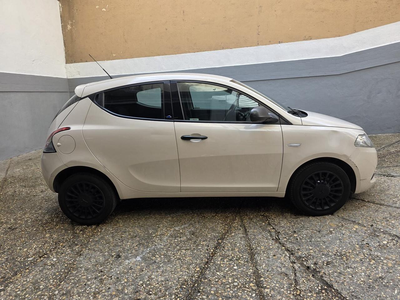 LANCIA YPSILON 1.2 - GARANZIA 12 MESI INCLUSA