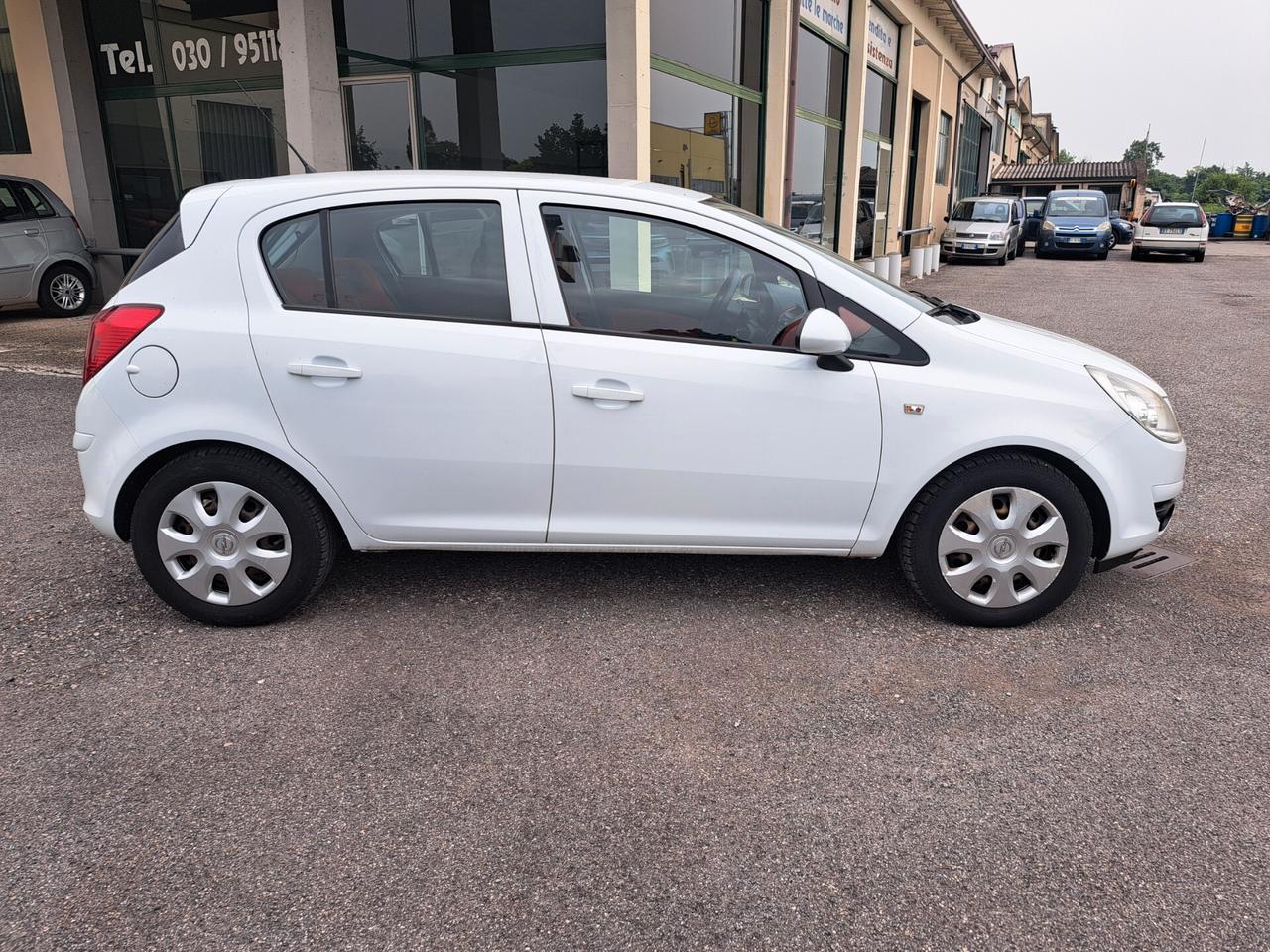 Opel Corsa 1.2 5 porte Easytronic Enjoy PER NEOPATENTATI