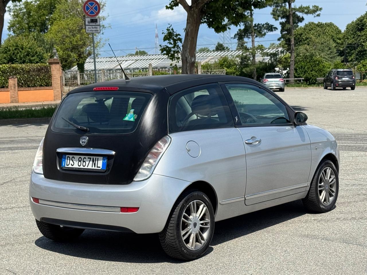 Lancia Ypsilon 1.3 MJT 75 CV Oro