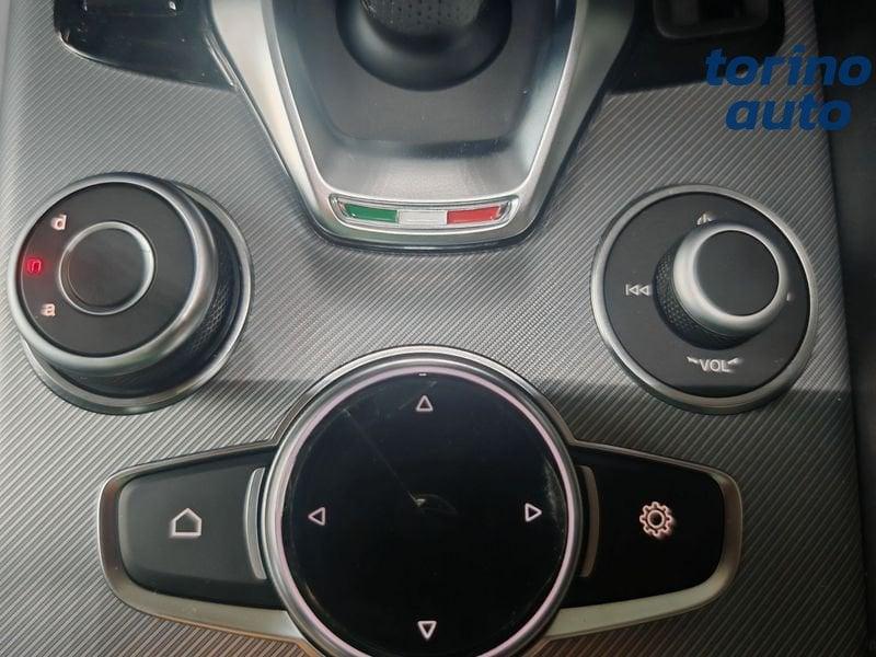 Alfa Romeo Giulia Giulia 2.2 Turbodiesel 210 CV AT8 AWD Q4 Veloce
