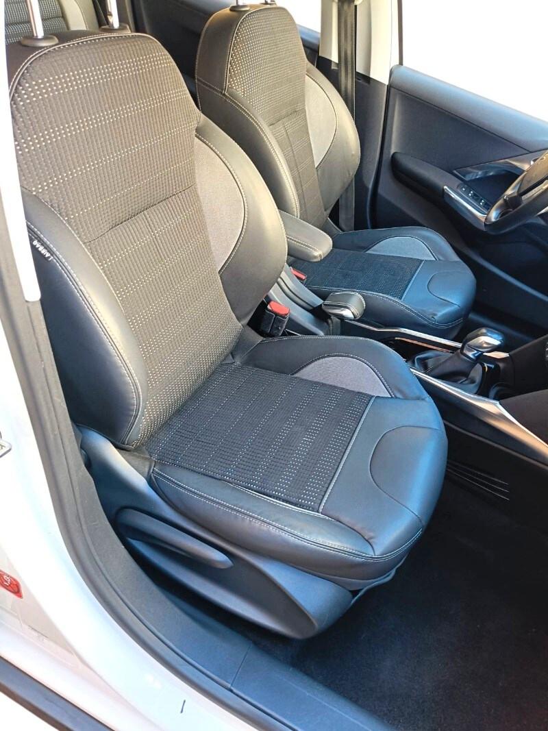 PEUGEOT 2008 1° serie 1.6 e-HDi 92 CV Stop&Sta...