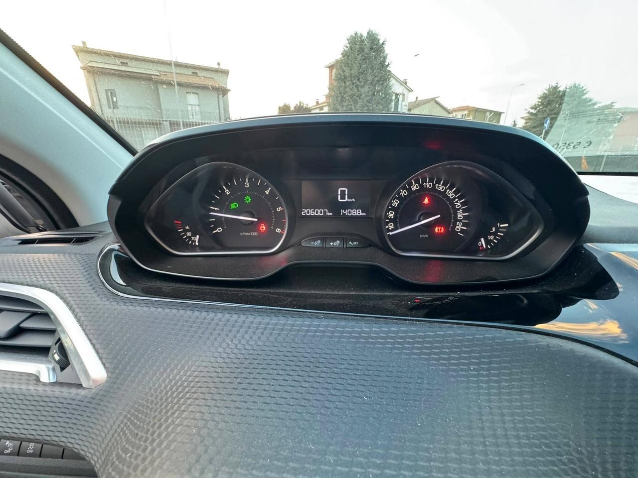 Peugeot 2008 BlueHDi 120 S&S Allure