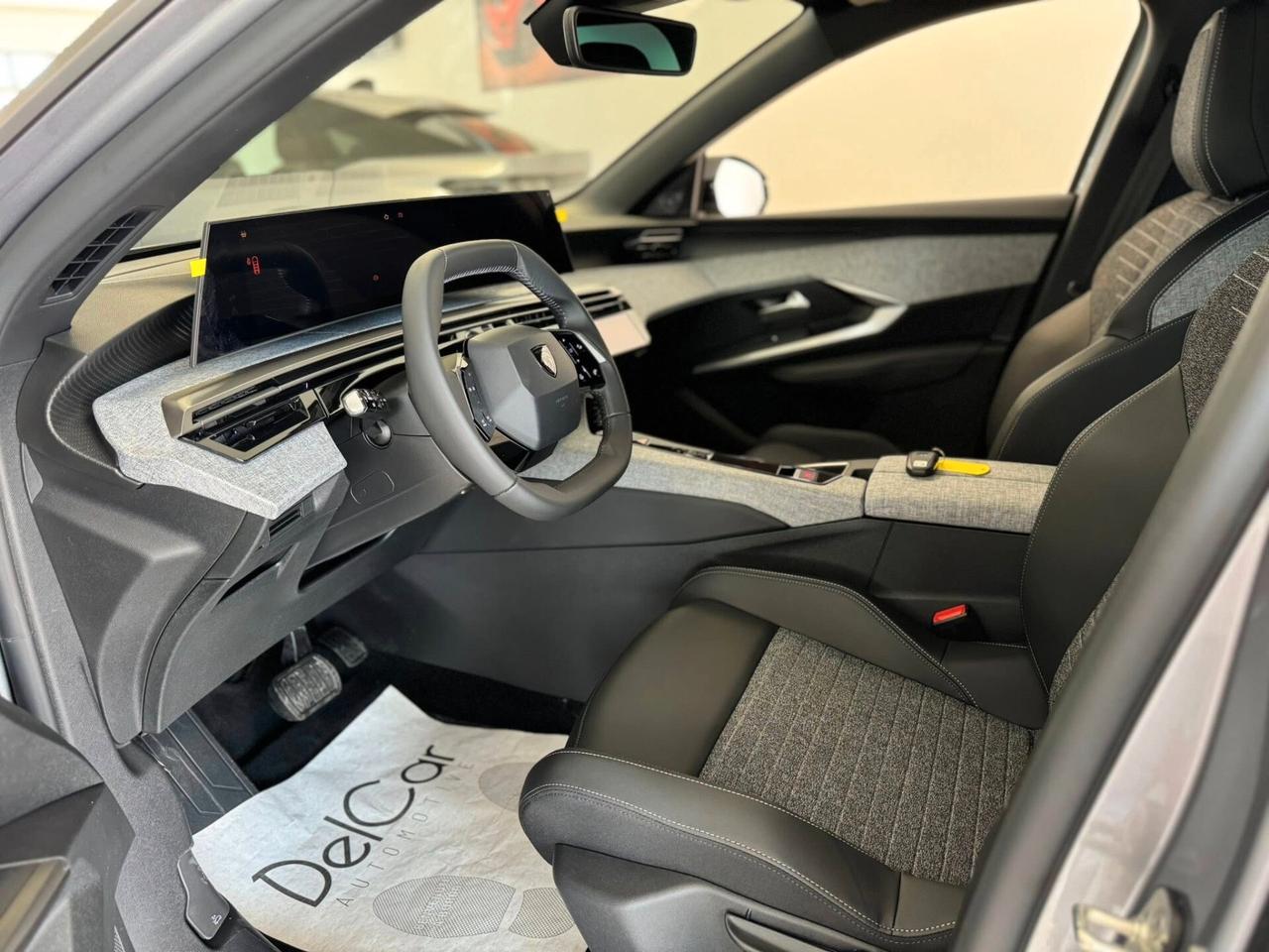 Peugeot 5008 Hybrid 145 e-DCS6 Allure