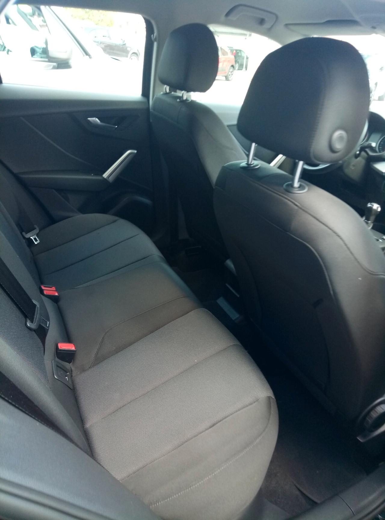 Audi Q2 30 TFSI Business Advanced