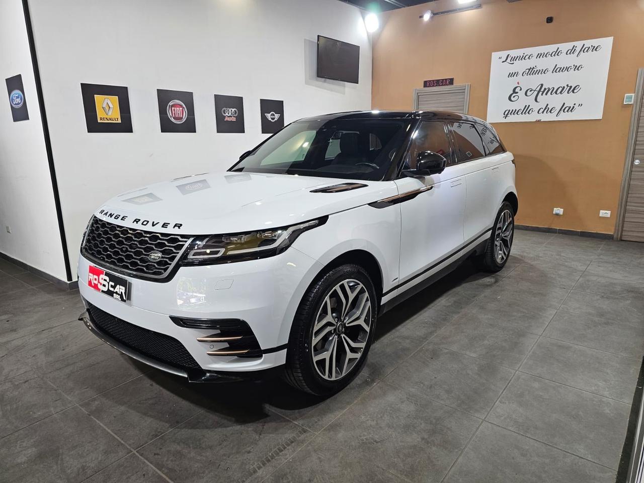 Range Rover Velar 2.0D 180 CV R-Dynamic