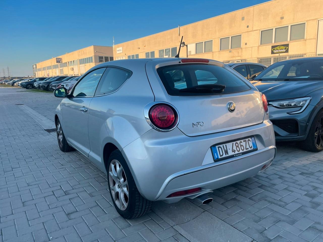 Alfa Romeo MiTo 1.3 JTDm 16V 90 CV Distinctive Sport Pack