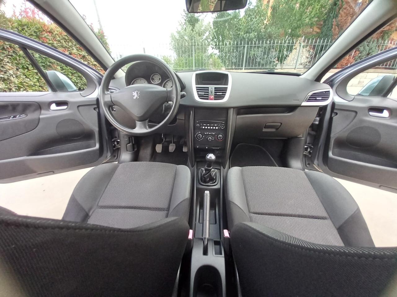 Peugeot 207 1.4 HDi 70CV 5p. Millesim 200
