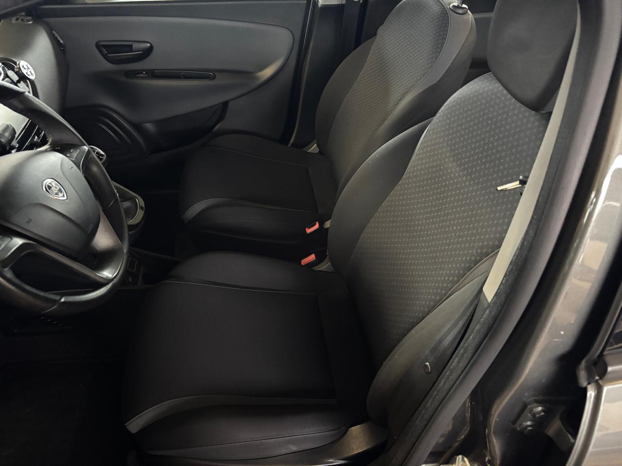 Lancia Ypsilon 0.9 TwinAir 85 CV Metano Ecochic Platinum