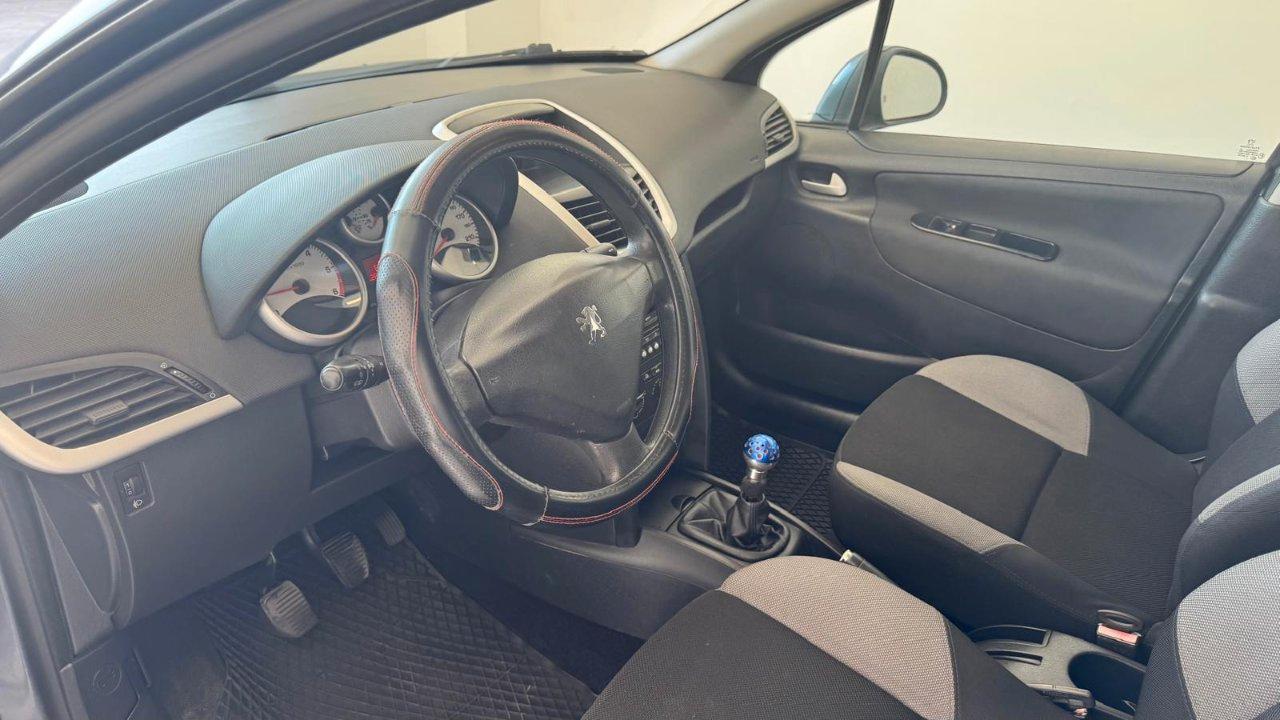 Peugeot 207 1.4 hdi XT