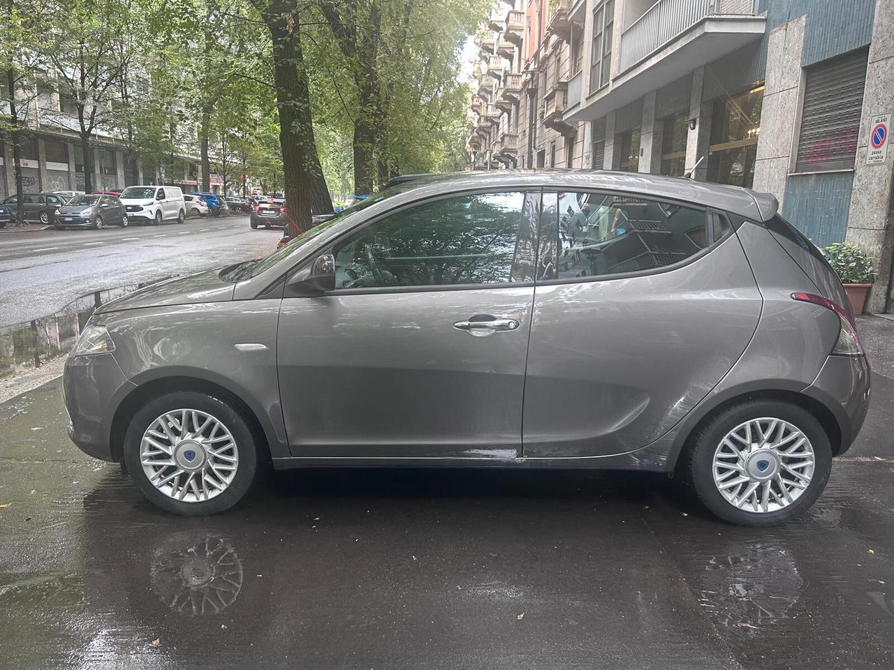 Lancia Ypsilon 1.2 69 CV 5 porte GPL Ecochic Gold