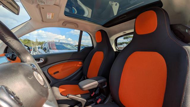 SMART ForTwo 1.0cc 71cv TETTO PANORAMICO TELECAM