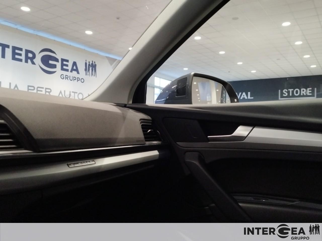 AUDI Q5 Sportback 40 2.0 tdi mhev 12V Business Advanced quattro s-tronic