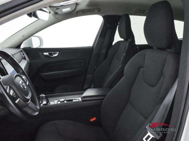 VOLVO XC60 2.0 b4 Momentum Pro auto - PER OPERATORI DEL SETTO