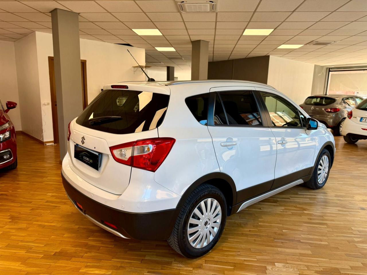 Suzuki S-Cross 1.6 DDiS view