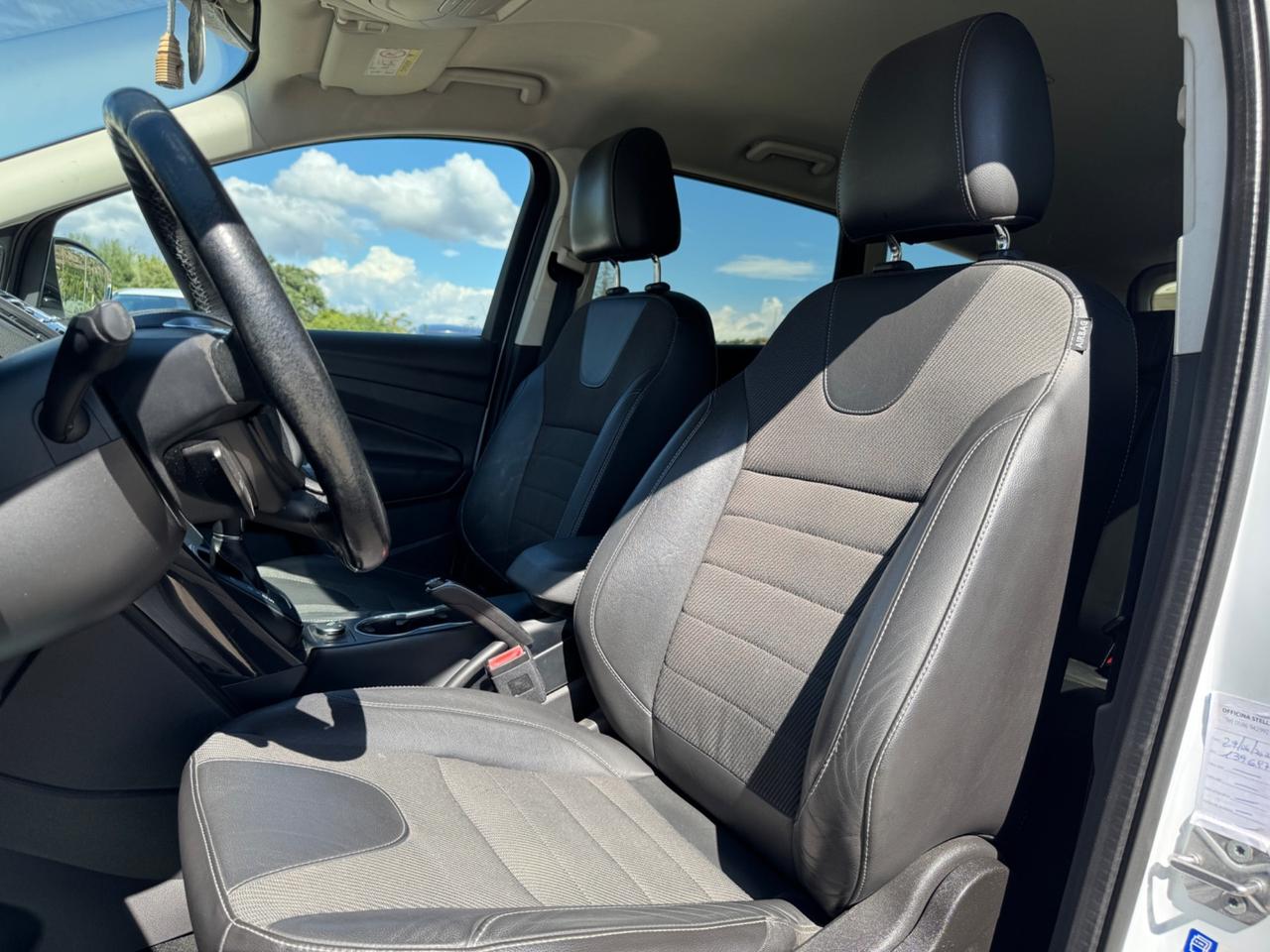 Ford Kuga 2.0 TDCI 150 CV S&S 4WD Powershift Titanium