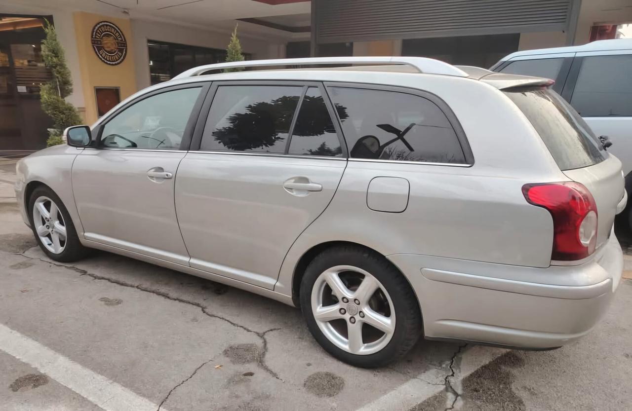 Toyota Avensis 2.2 D-4D 16V Station Wagon