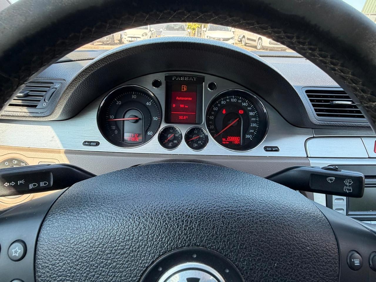 Volkswagen Passat 2.0 TDI DPF Var. Highline
