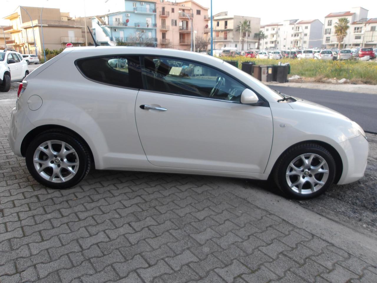 Alfa Romeo MiTo 1.3 jtdm-2 Distinctive premium pack 95cv