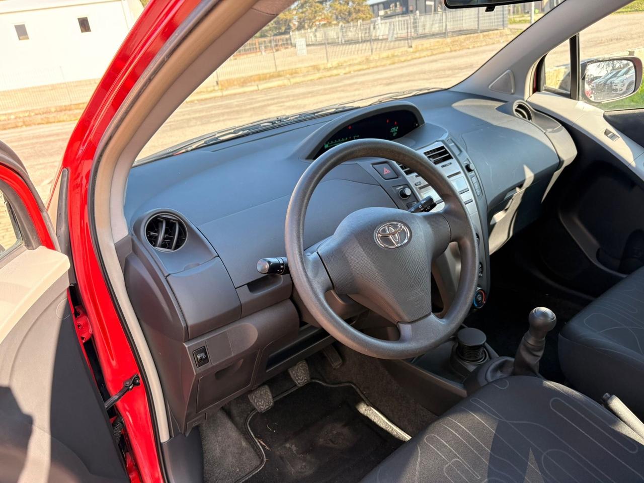 Toyota Yaris 1.0 5P Luxury pack