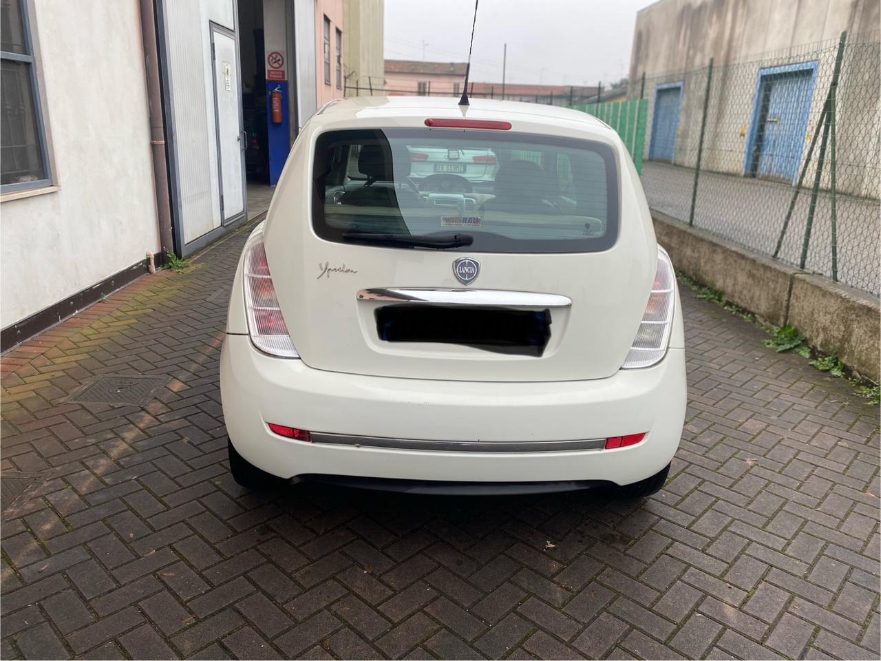 Lancia Ypsilon 1.4 Ecochic GPL interni pelle