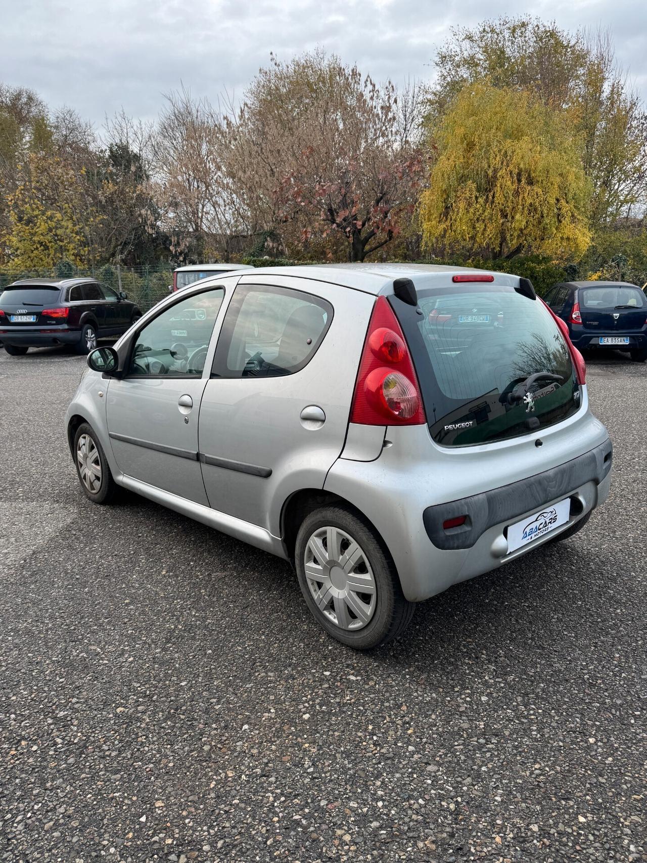 Peugeot 107 1.0 50kW 5P Benz Allure