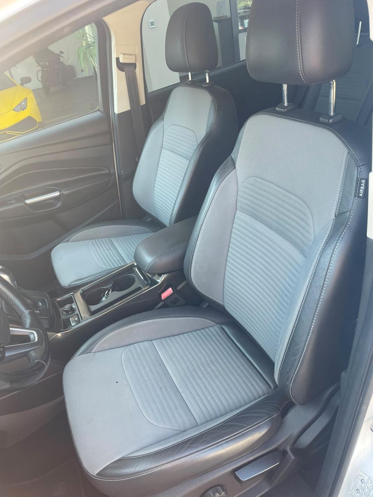 Ford Kuga 2.0 TDCI 150 CV S&S 4WD Titanium