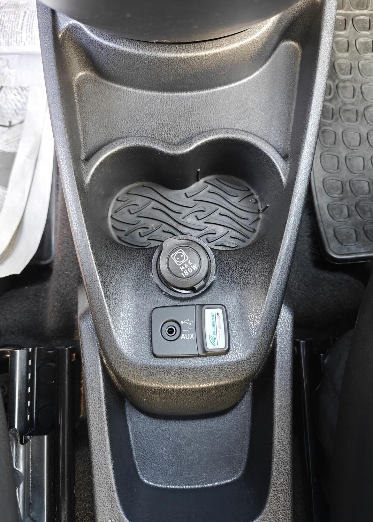 Lancia Ypsilon 0.9 TwinAir 85 CV 5 porte Metano Ecochic Elefantino