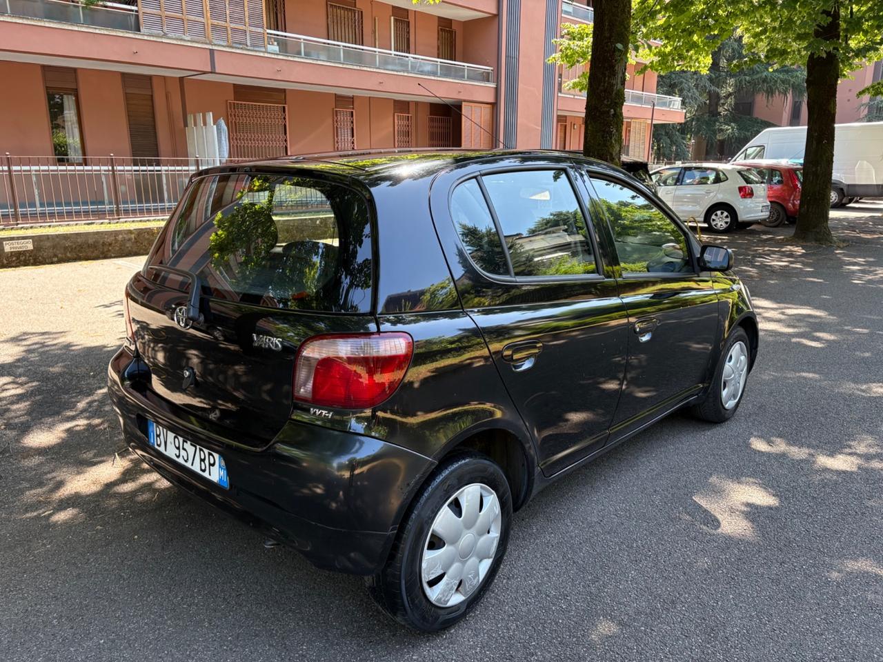 Toyota Yaris 1.0i 16V cat 5 porte Sol
