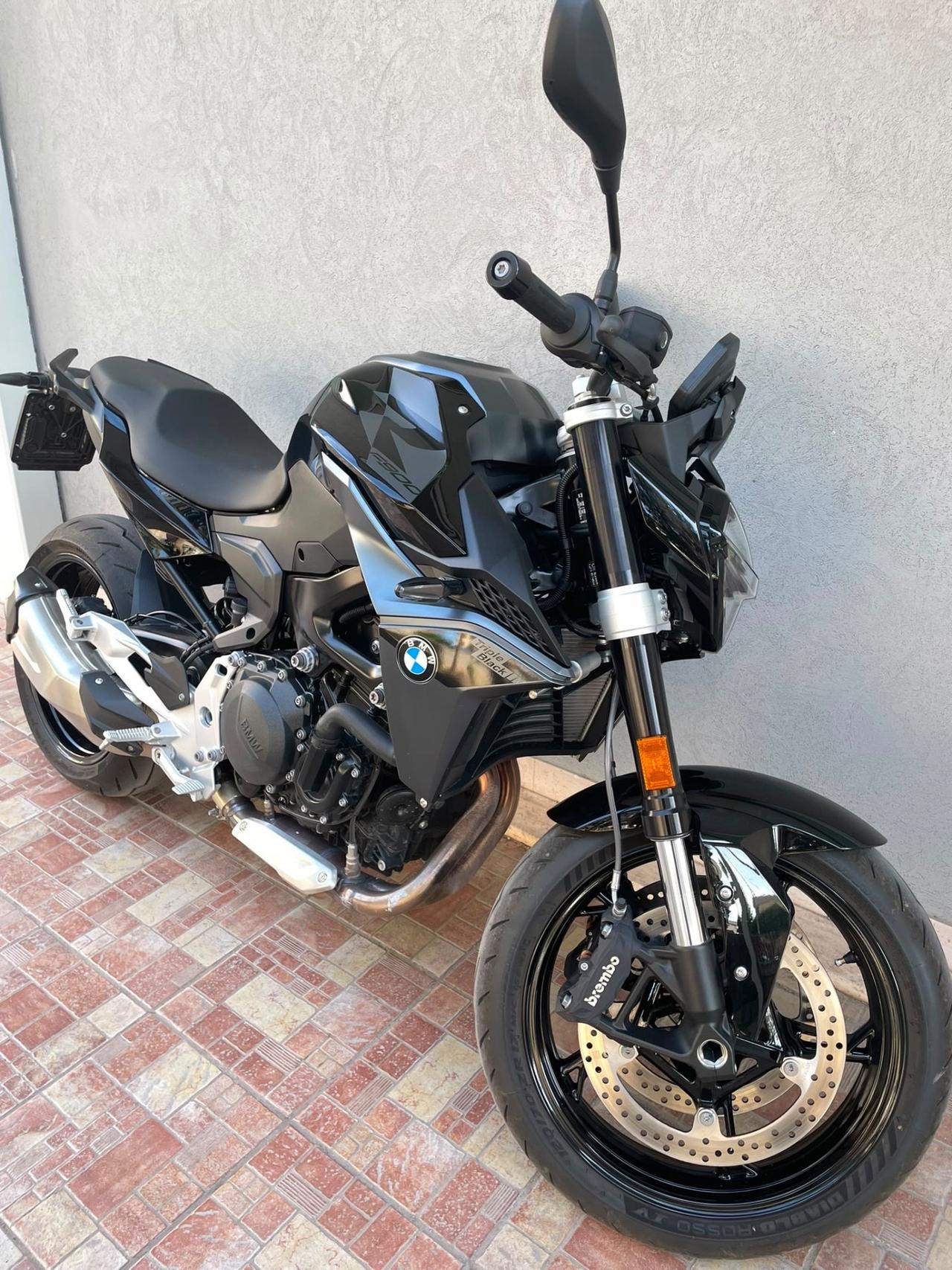 BMW F900R 500km