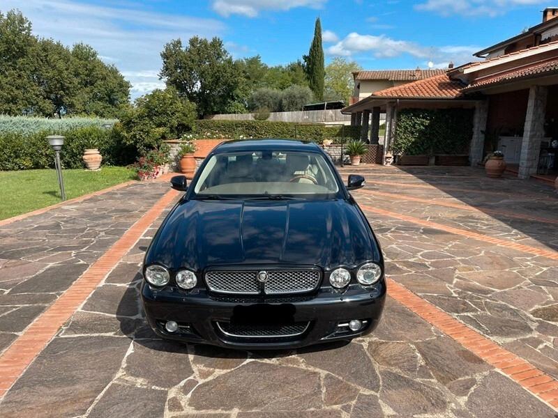 Jaguar XJ 2.7 D V6 cat Executive autom.(207cv)