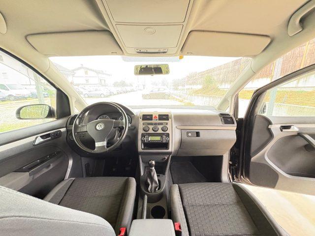 VOLKSWAGEN Touran 1.6 BENZINA FARI FENDI CERCHI IN LEGA OK NEOP