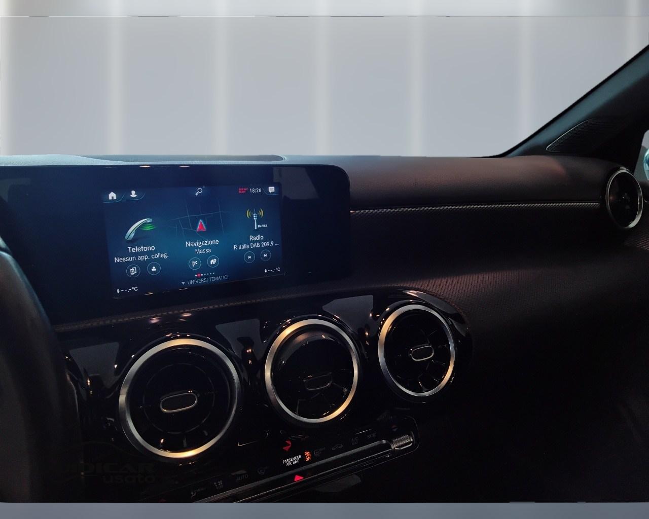 Mercedes-Benz Classe A - W177 2018 - A 180 d Sport auto