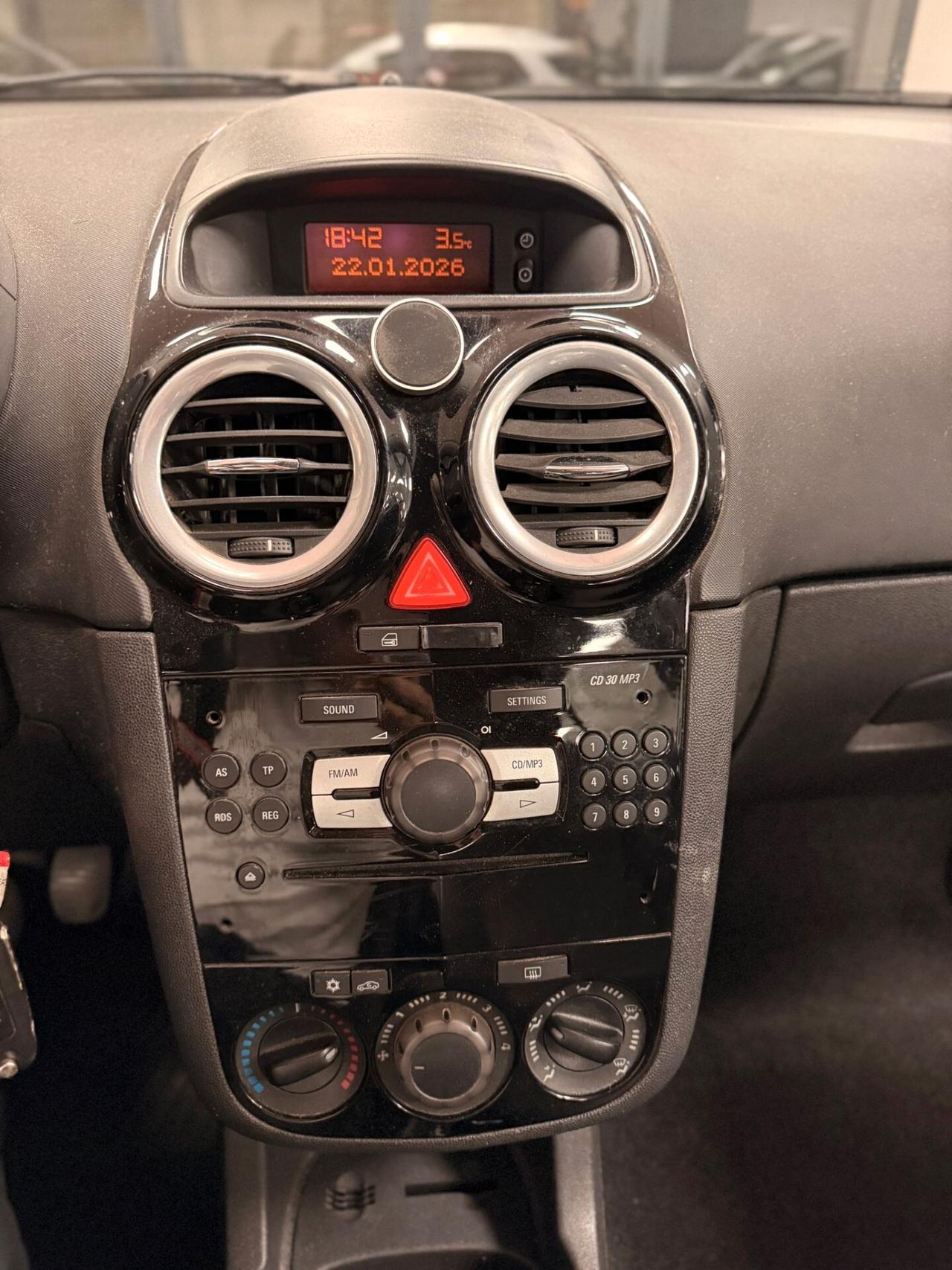 Opel Corsa 1.2 5 porte Cosmo