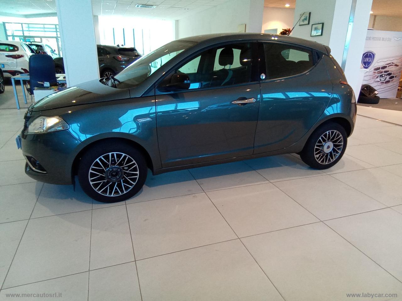 LANCIA Ypsilon 1.2 69 CV 5p. GPL Ecochic Gold