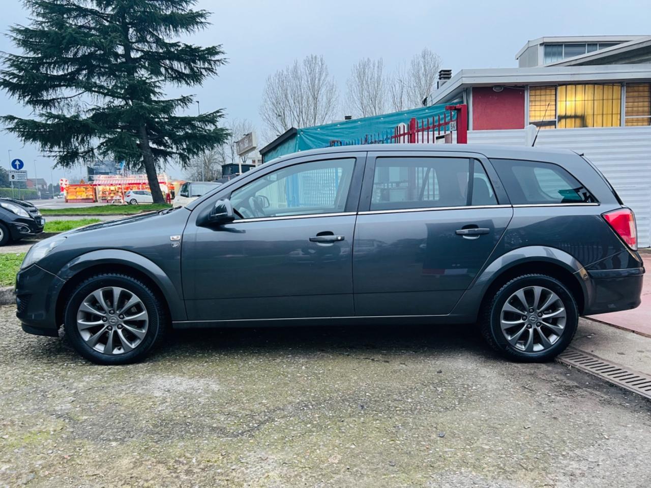 Opel Astra 1.6 16V GPL-TECH Station Wagon Edition