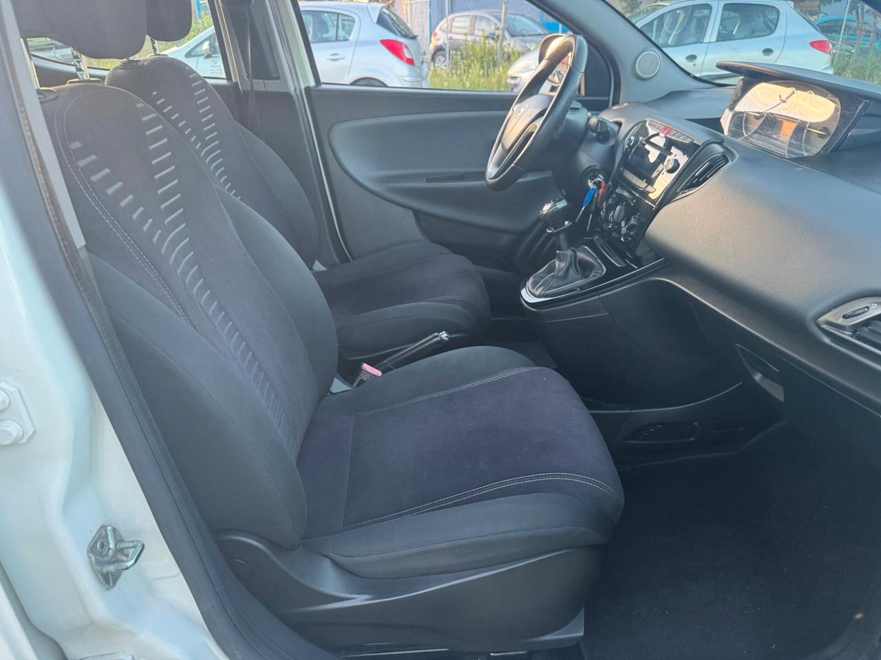 Lancia Ypsilon 1.2 SOLO 114.000 KM NEOPATENTATI