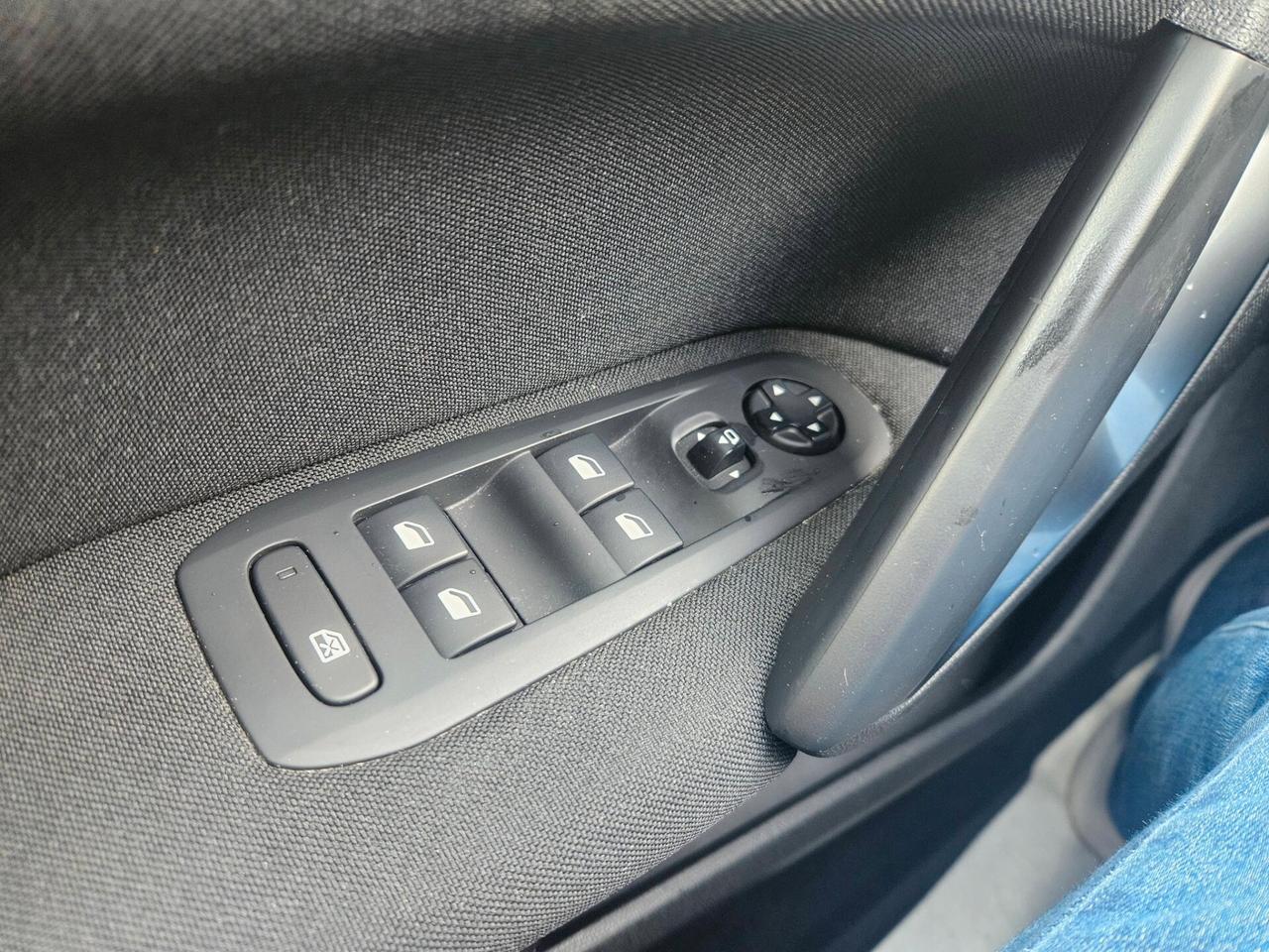 Peugeot 308 BlueHDi 100 S&S Business