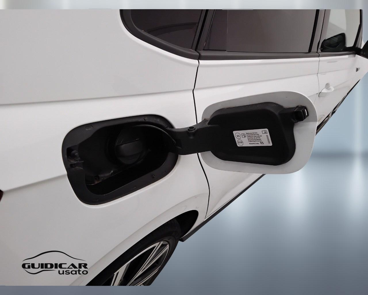 VOLKSWAGEN Polo VI 2022 - Polo 1.0 tsi R-Line 95cv