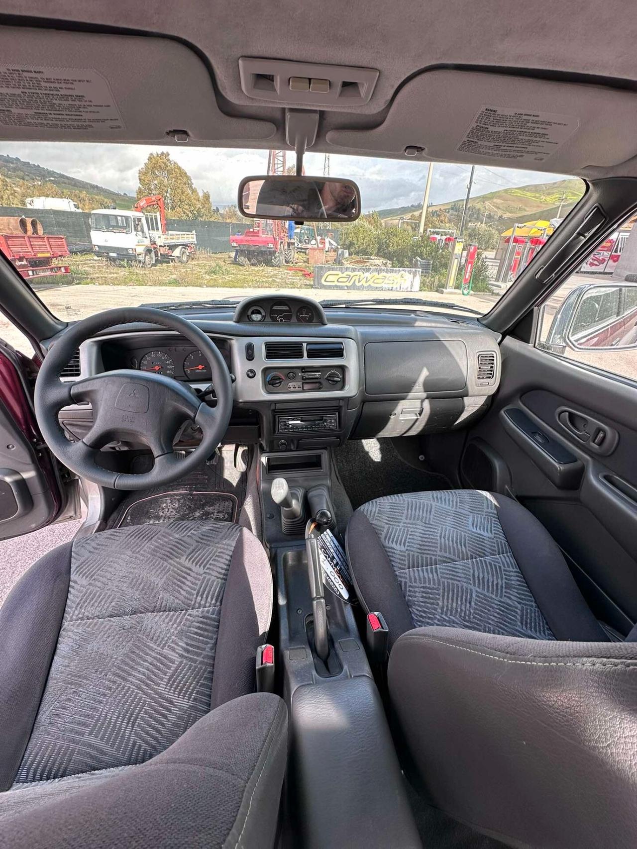 Mitsubishi L200 2.5 TDI 4WD Club Cab Pick-up GLS