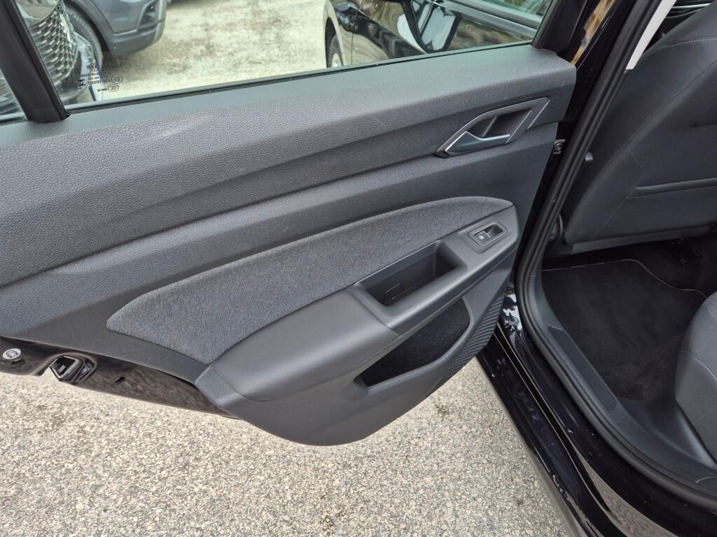 Volkswagen Golf 8 1.0 110CV eTSI EVO DSG Life