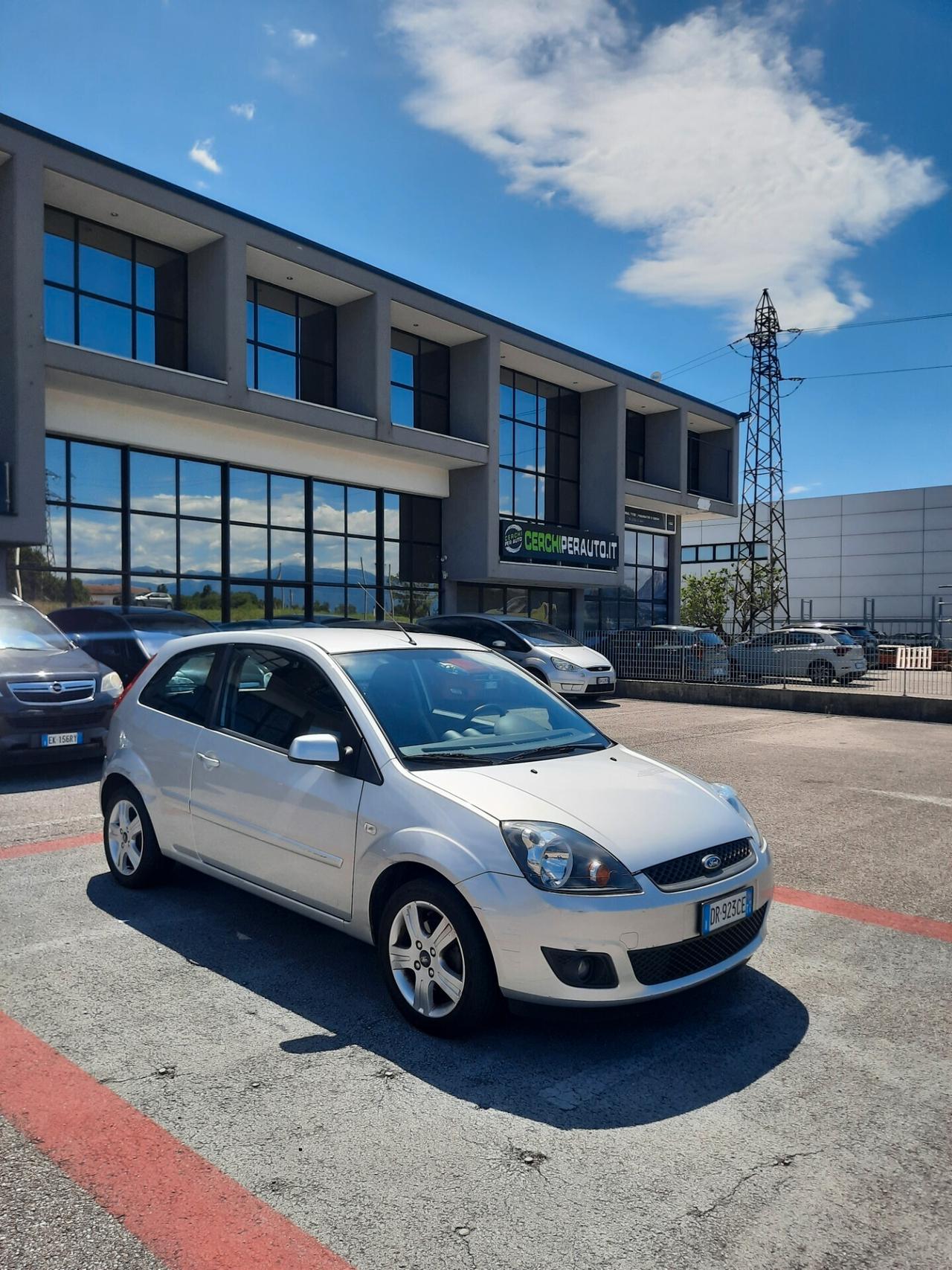 Ford Fiesta 1.2 16V 3p. Ghia OK NEOPATENTATI