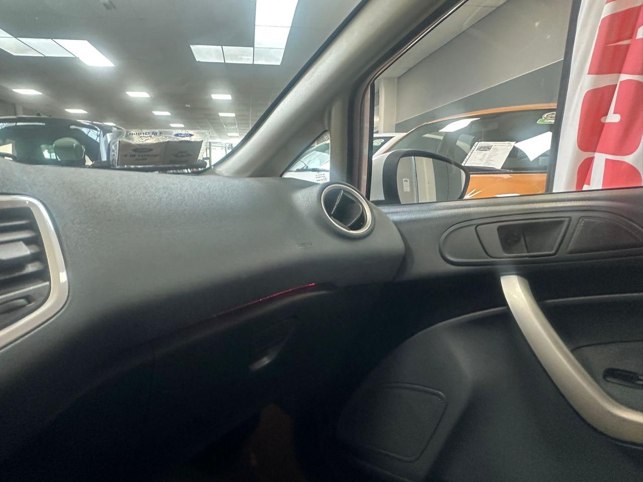 Ford Fiesta 1.4 TDCi 70CV 3P. Titanium OK Neopatentati
